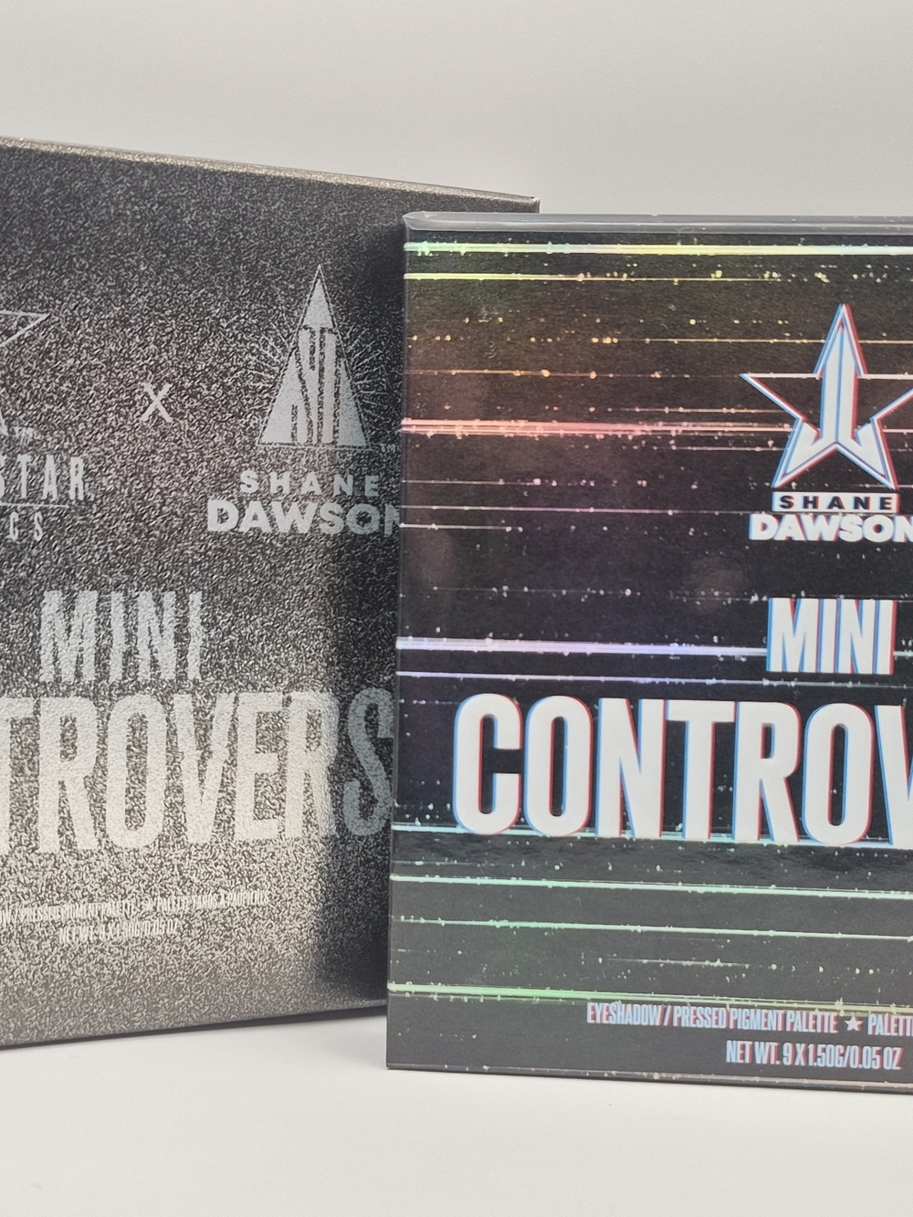 Jeffree Star Eyeshadow Palette 
Mini Controversy